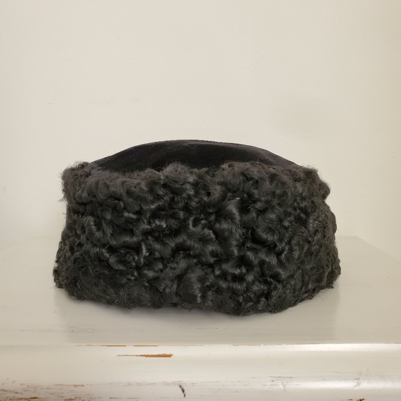 40s 50s Black Persian Lamb & Velvet Cossack Style Pillbox Tilt Hat - Picture 9 of 16